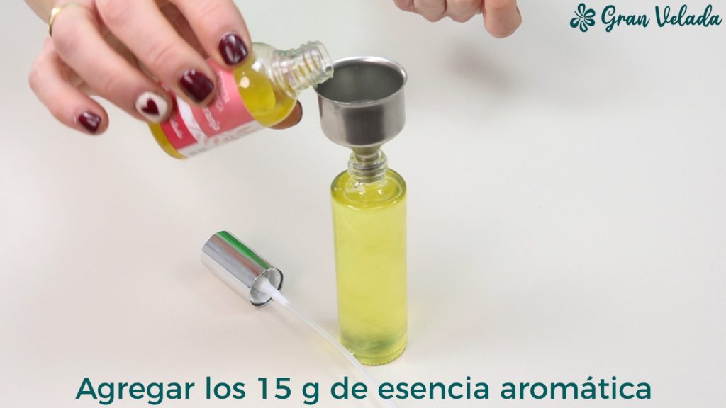 Cómo hacer perfume para ropa afrodisiaco paso 4