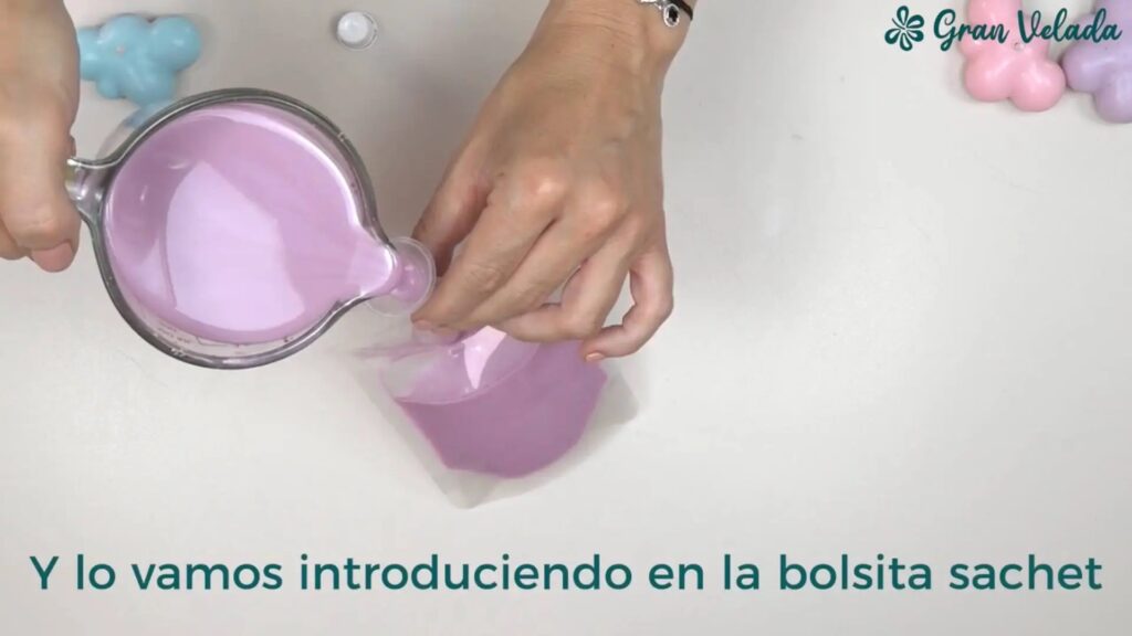 Cómo hacer squeezable wax melts paso 7