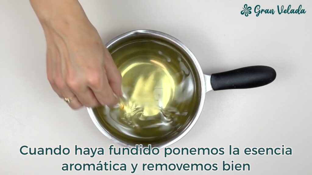 Cómo hacer velas aromáticas en lata paso 3